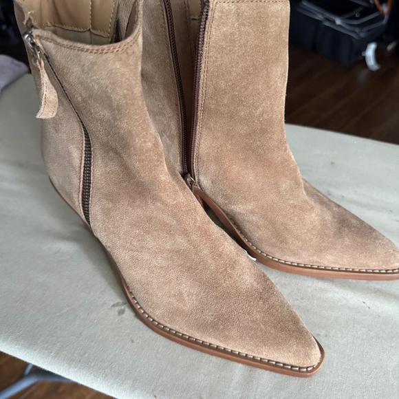 Tan leather boots - Picture 2 of 6